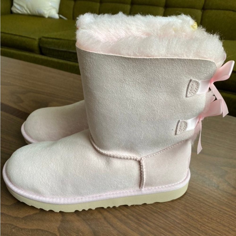 Light pink Uggs - great condition. Rare!!